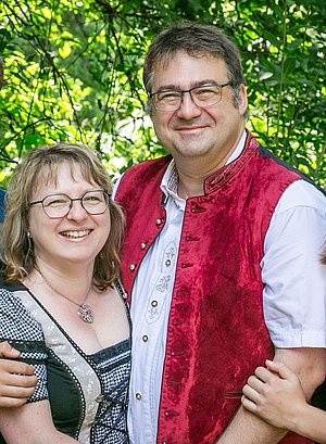 Die Gastgeber Sonja und Thomas Binder vom familiengeführten Landhotel Neuhof in Zenting